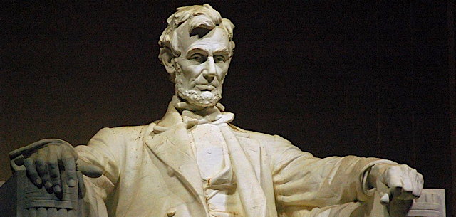 a_hands_-lincoln_memorial.jpg