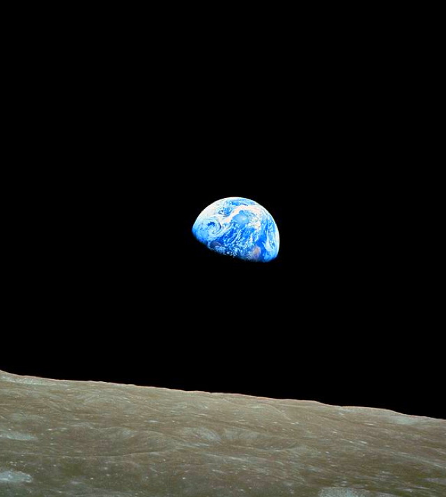 aaaa640768px-nasa-apollo8-dec24-earthrise.jpg