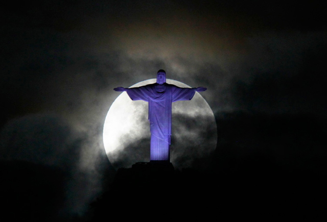 aaaredeemersupermoonchrist.jpg