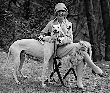First%20Miss%20America%20Margaret%20Gorman%20posing%20with%20her%20dog%20named%20Long%20Goodie.jpg
