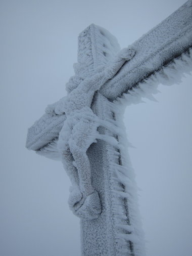 http://americandigest.org/sidelines/2014/07/a_frozencross.jpg