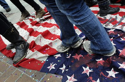 http://americandigest.org/sidelines/2011/11/flagwalk.jpg