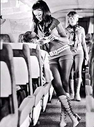 girl-hotpants-21-airlines.jpg