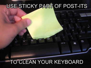 sticky-notes-to-clean-your-keyboard-lifehack.jpg